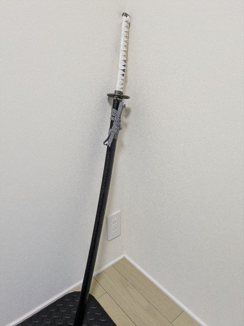 観賞用 菊一文字則宗 白色の柄 模造刀　証明書付き 観賞用となります。