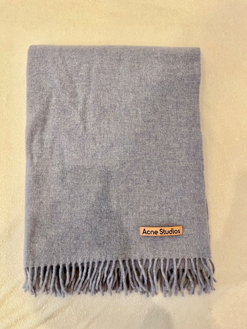 Acne Studios ライトブルー マフラー フリンジ付き