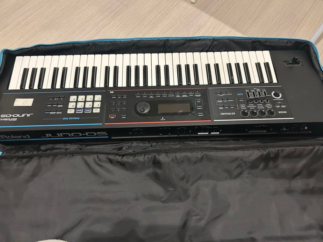 鍵盤楽器 Roland JUNO-DS