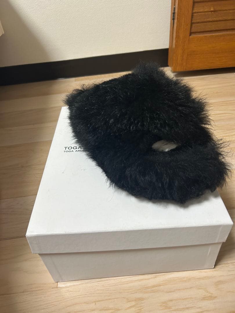 TOGA VIRILIS ブラックムートンファー サンダル 41 fur