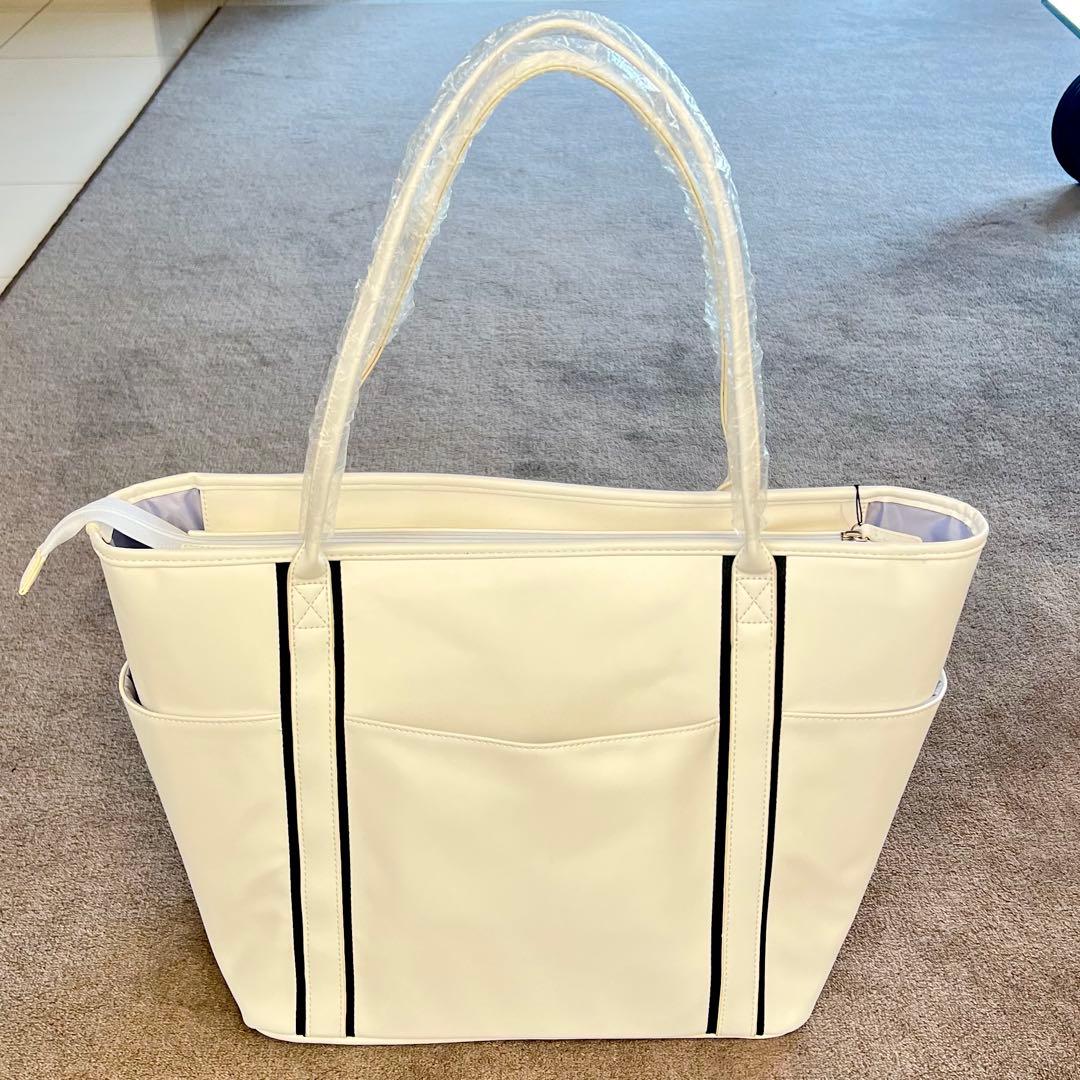 《新品未使用》　《おまけ付き》ゴルフバック　ブラック&ホワイト