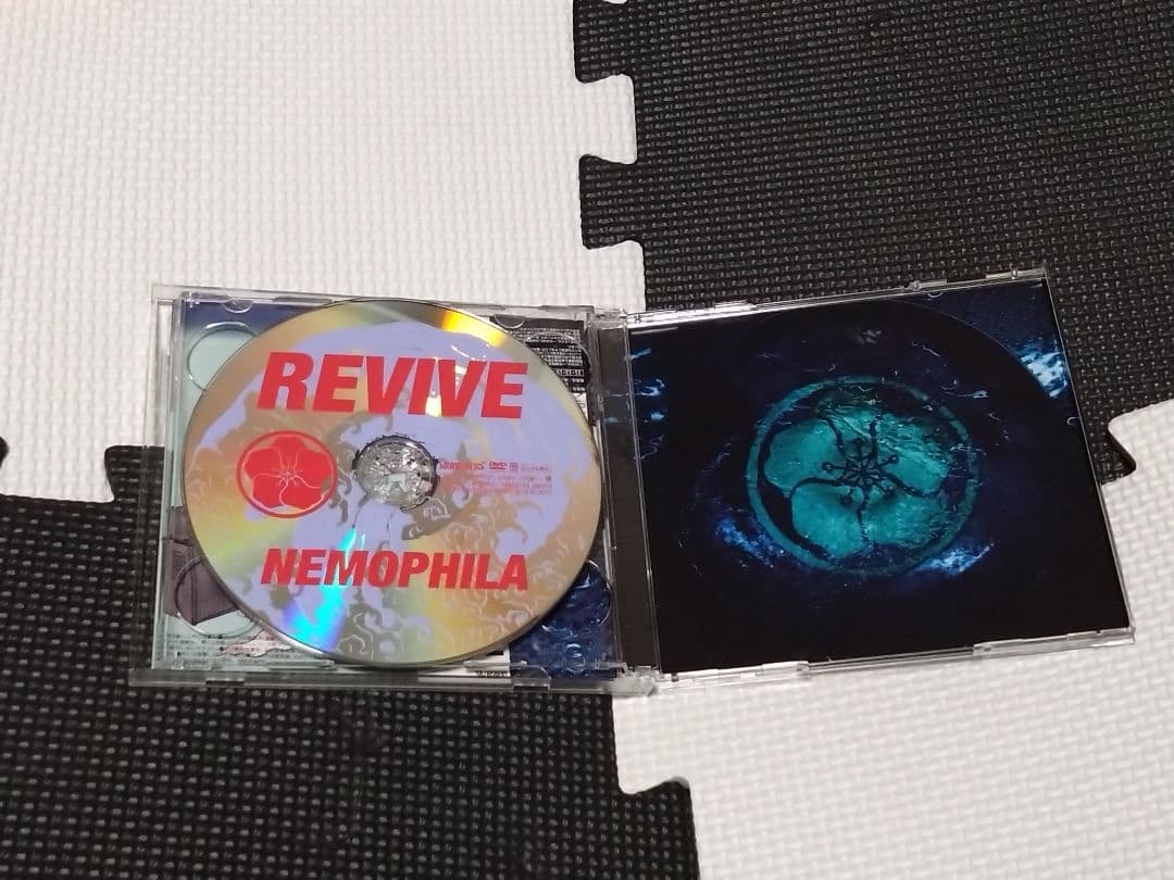 NEMOPHILA 直筆サイン入り 『REVIVE』 限定盤
