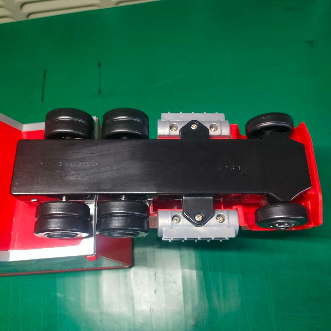 たくさんのせよう！大きなマック　トレーラー　カーズ　トミカ　タカラトミー