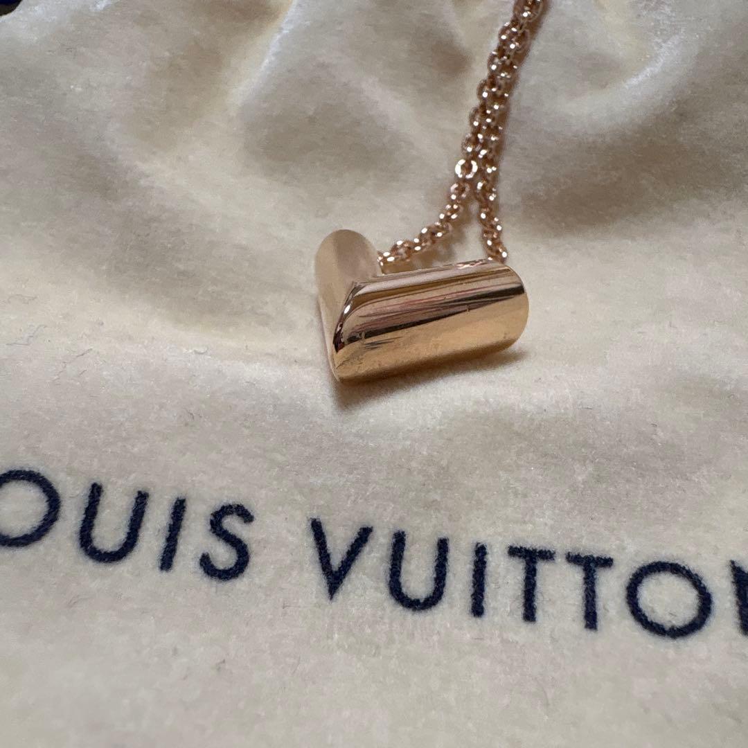 LOUIS VUITTON V字型ペンダント ネックレス ローズゴールド