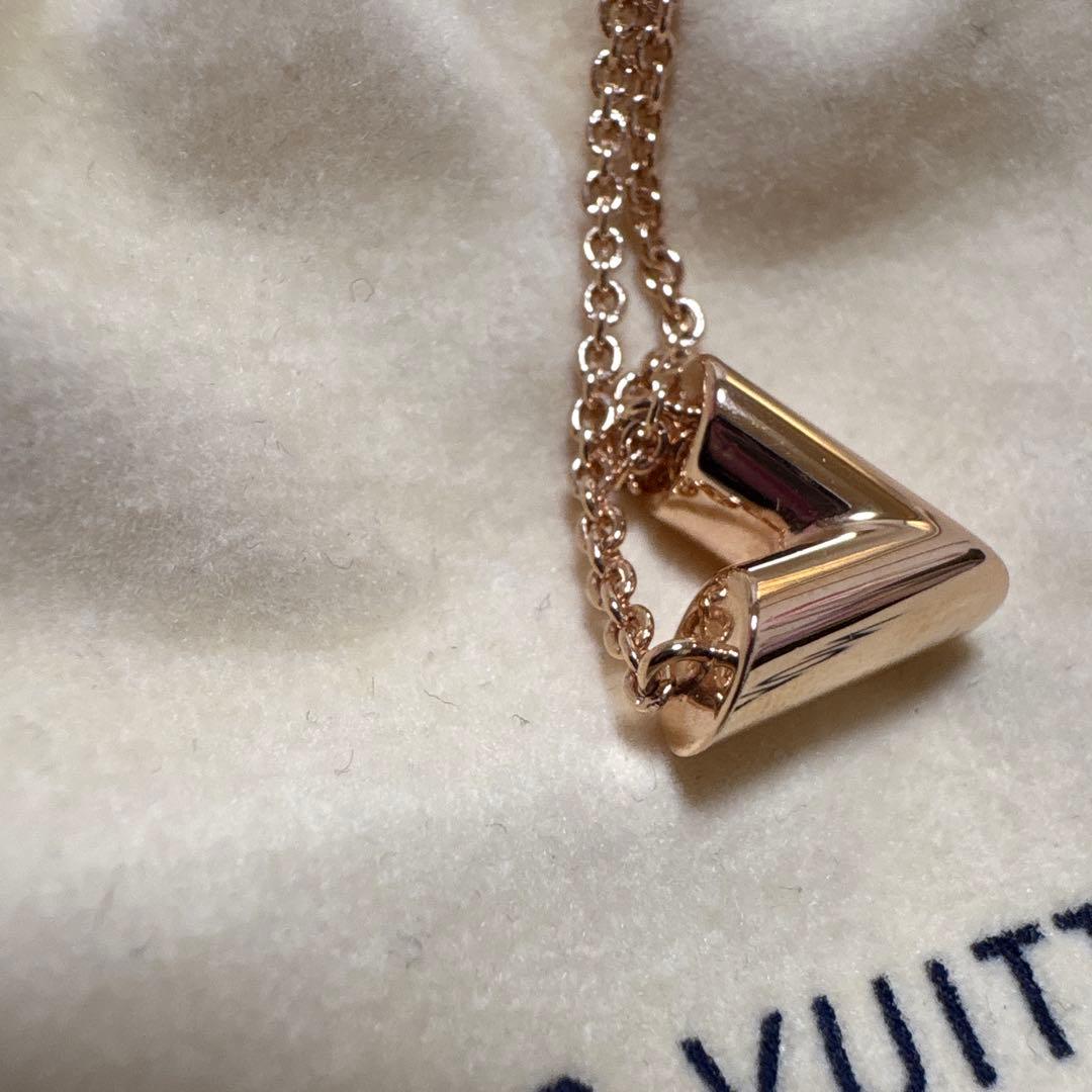 LOUIS VUITTON V字型ペンダント ネックレス ローズゴールド