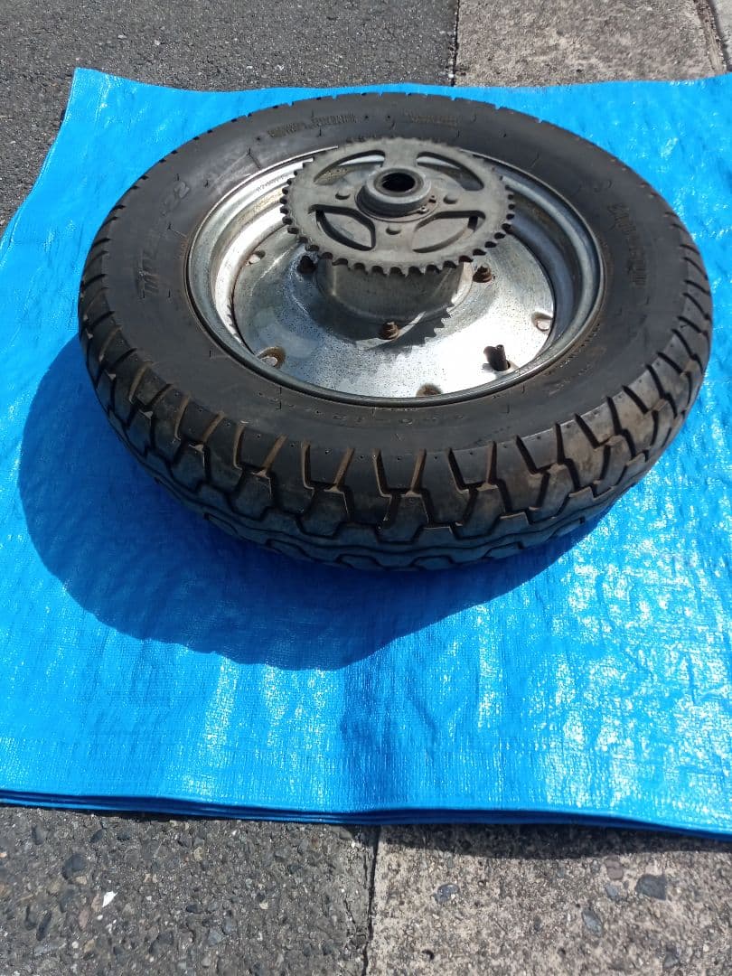 ホンダのマグナ50のリヤ−ホイールになります。