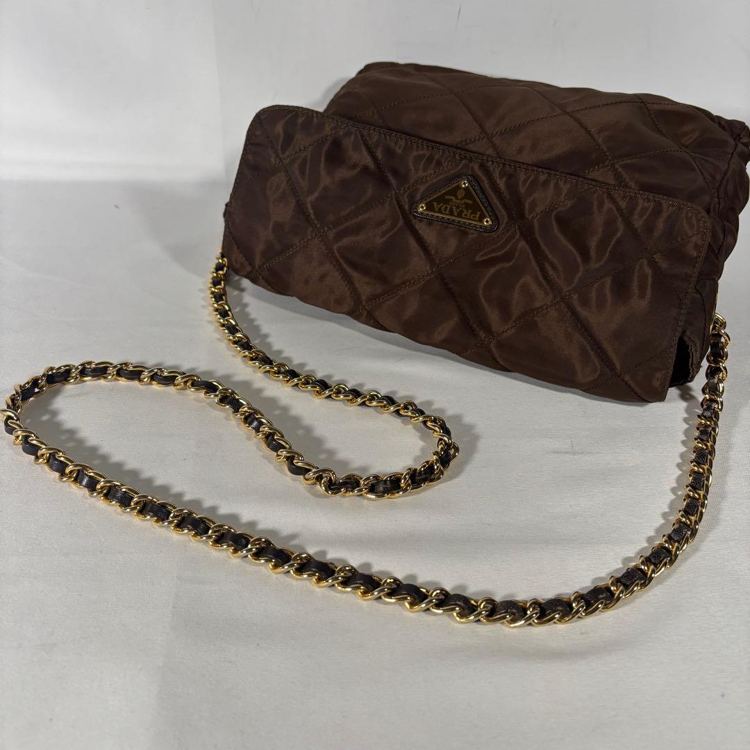 プラダ ショルダーバッグ 肩掛け チェーン キルティング 三角ロゴ ブラウン
