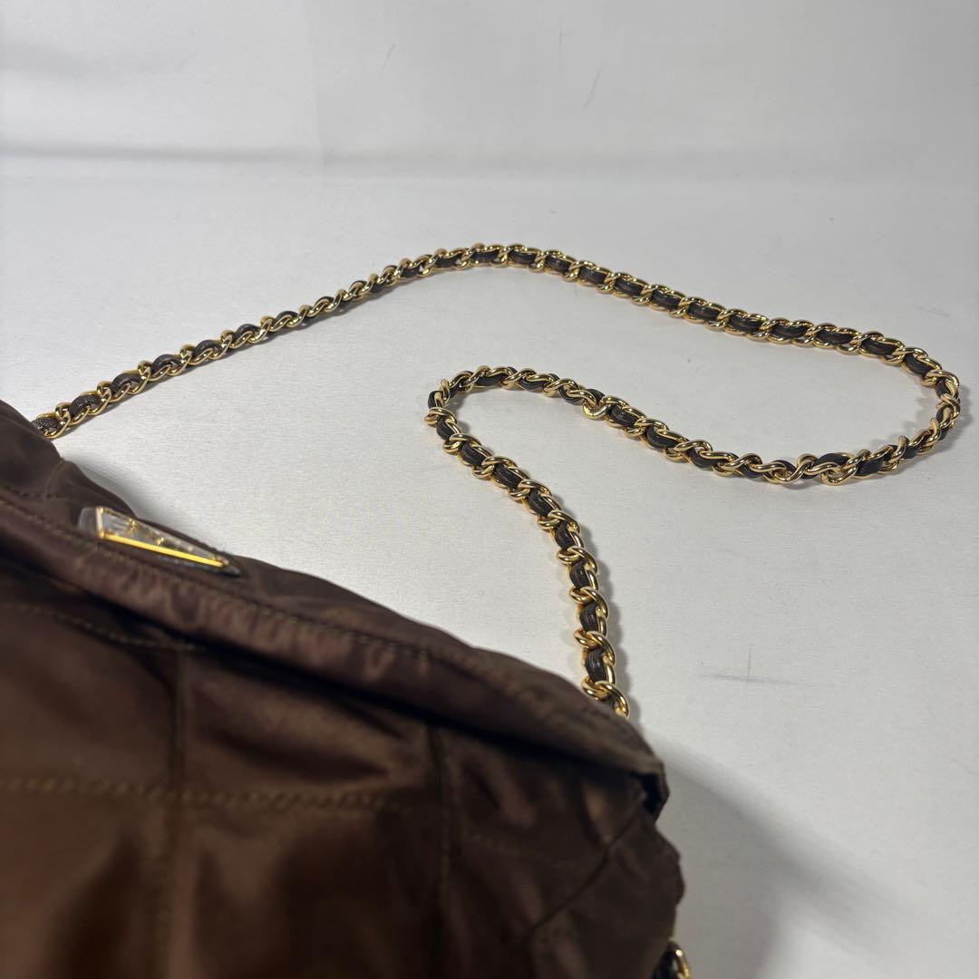 プラダ ショルダーバッグ 肩掛け チェーン キルティング 三角ロゴ ブラウン