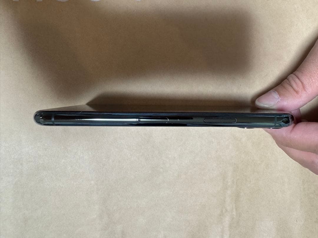 m*i様 iPhone 11 Pro 64GBミッドナイトグリーン SIMフリー