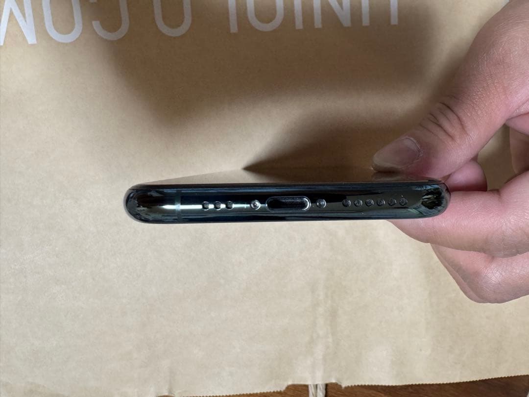 m*i様 iPhone 11 Pro 64GBミッドナイトグリーン SIMフリー