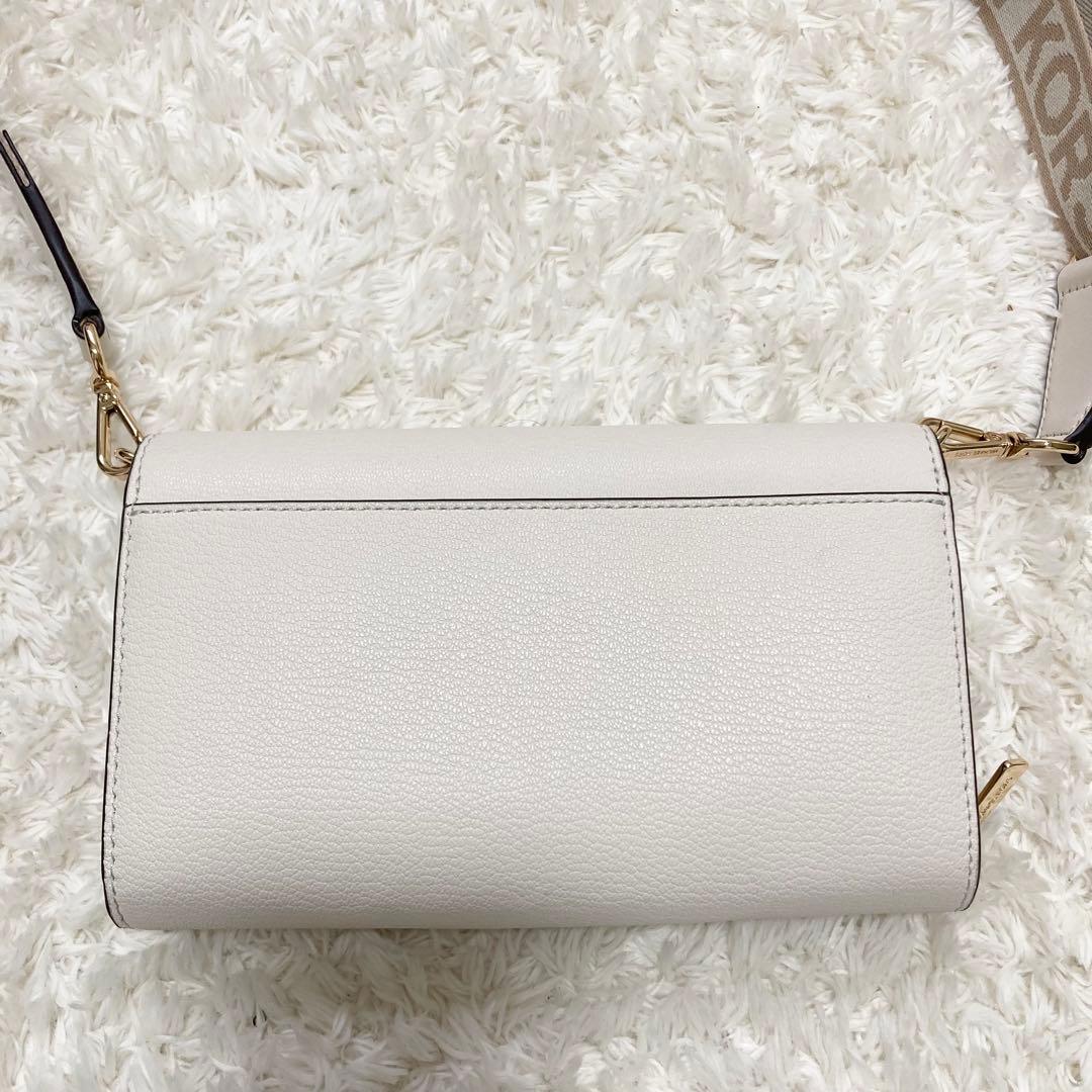 5.5万 マイケルコース JET SET ITEM ジップアラウンド ウォレット