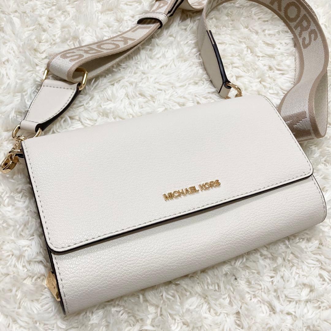 5.5万 マイケルコース JET SET ITEM ジップアラウンド ウォレット