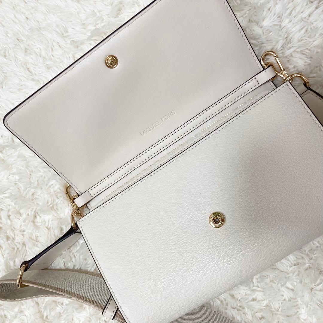 5.5万 マイケルコース JET SET ITEM ジップアラウンド ウォレット