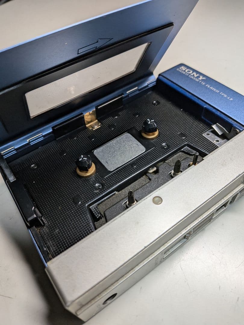 SONY WALKMAN TPS-L2 初代ウォークマン ジャンク品ヘッドホン付