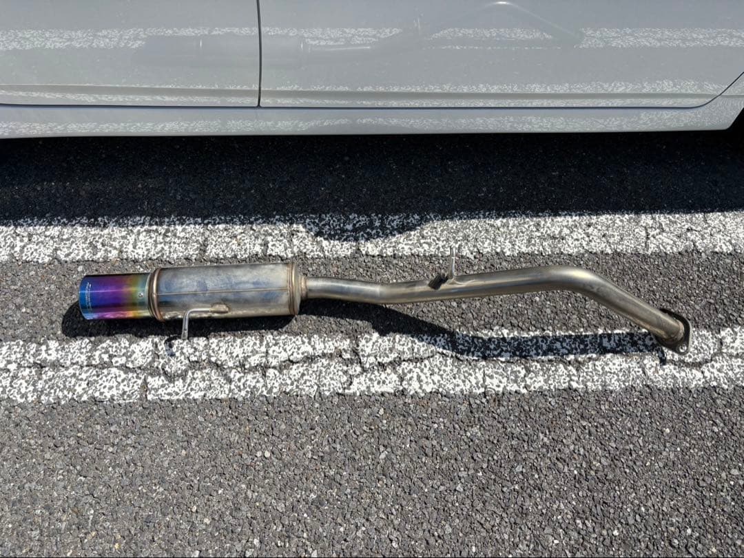 30プリウス　G's ロッソモデロ　マフラー