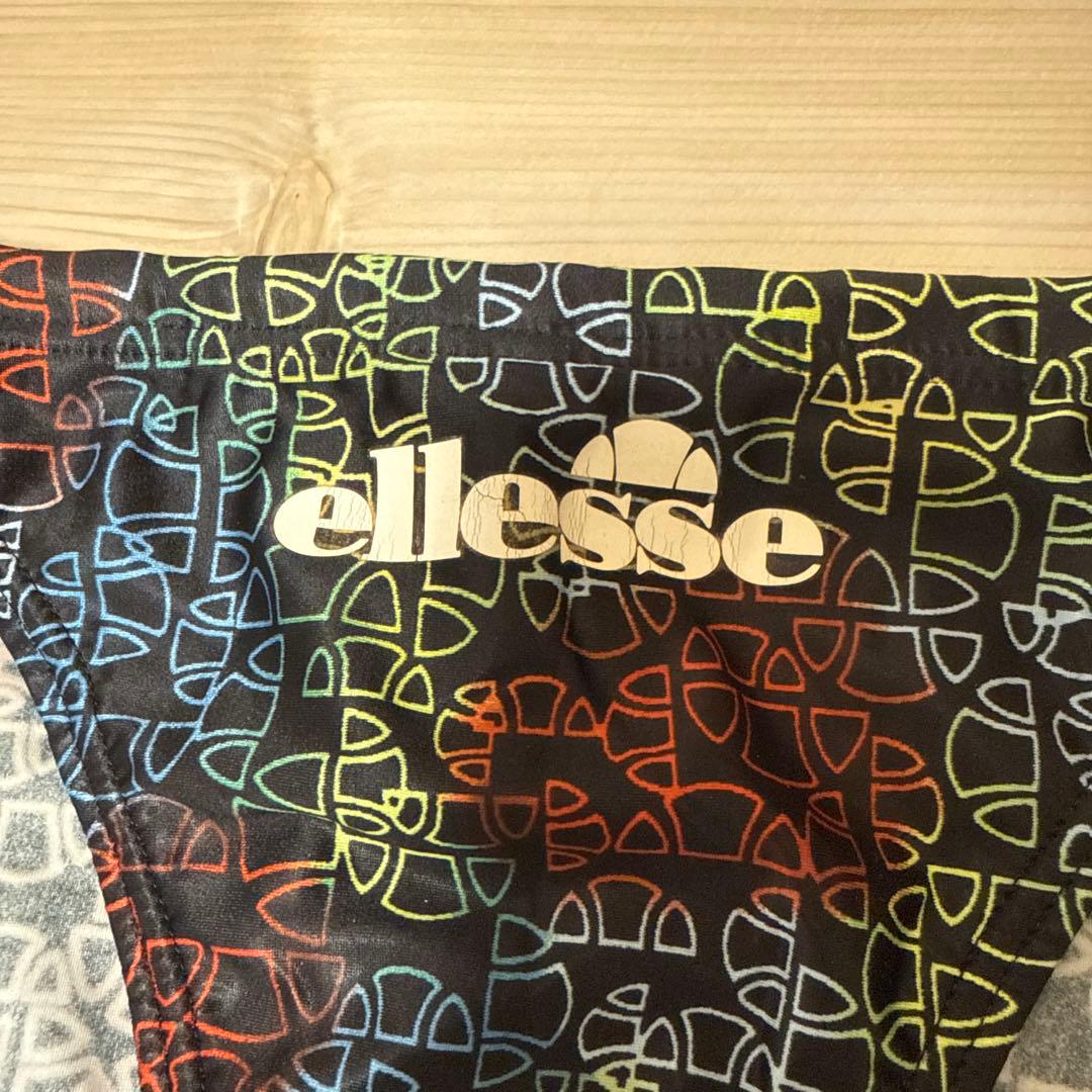 新品タグ付き　エレッセ　メンズ競泳水着　Vパン　ブーメラン