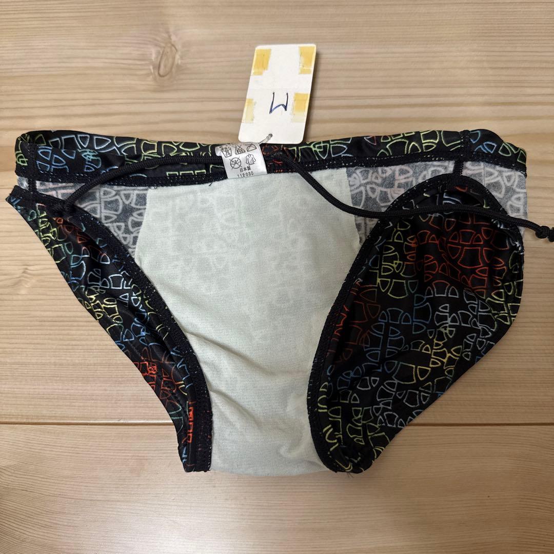 新品タグ付き　エレッセ　メンズ競泳水着　Vパン　ブーメラン