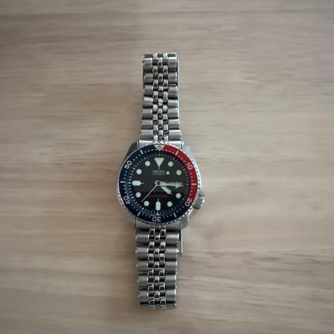 セイコー 自動巻き腕時計 黒/赤/青