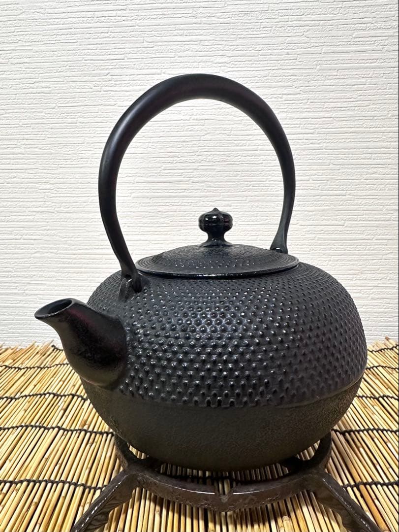 未使用品、供箱、栞付　南部宝星堂造　１８型アラレ　南部鉄瓶　南部鉄器　調理器具