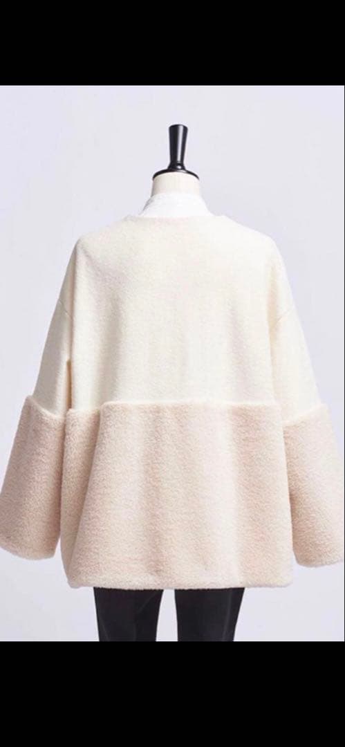 yori ヨリ Vネックファーショートコート 美品✨即日発送!!