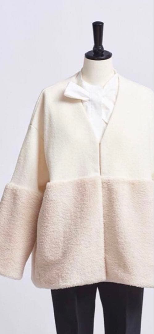 yori ヨリ Vネックファーショートコート 美品✨即日発送!!