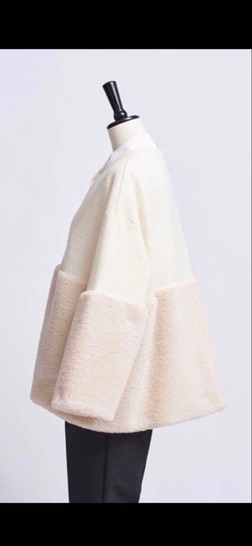 yori ヨリ Vネックファーショートコート 美品✨即日発送!!