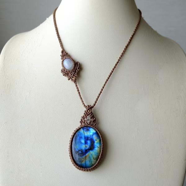 大きめラブラドライト・ムーンストーン マクラメ編みペンダントネックレス 3162