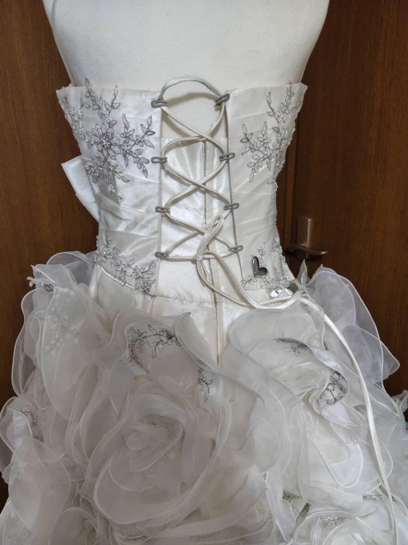 ウノエレトワール神田うのウェディングドレスクラウディアレンタル貸衣装スタジオ