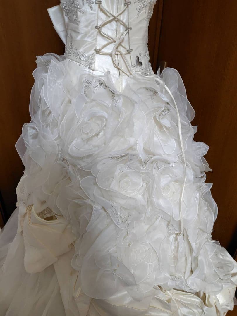 ウノエレトワール神田うのウェディングドレスクラウディアレンタル貸衣装スタジオ