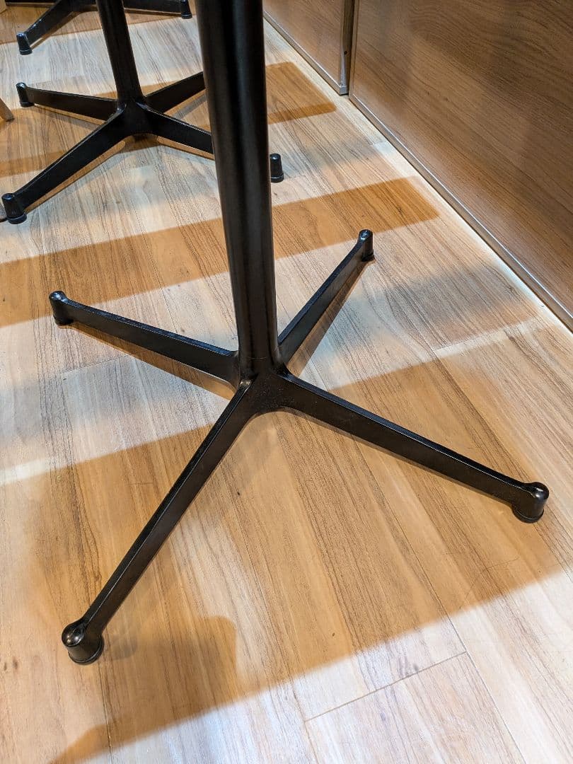 店舗用　カフェテーブル50×60 2台　（5台あり）