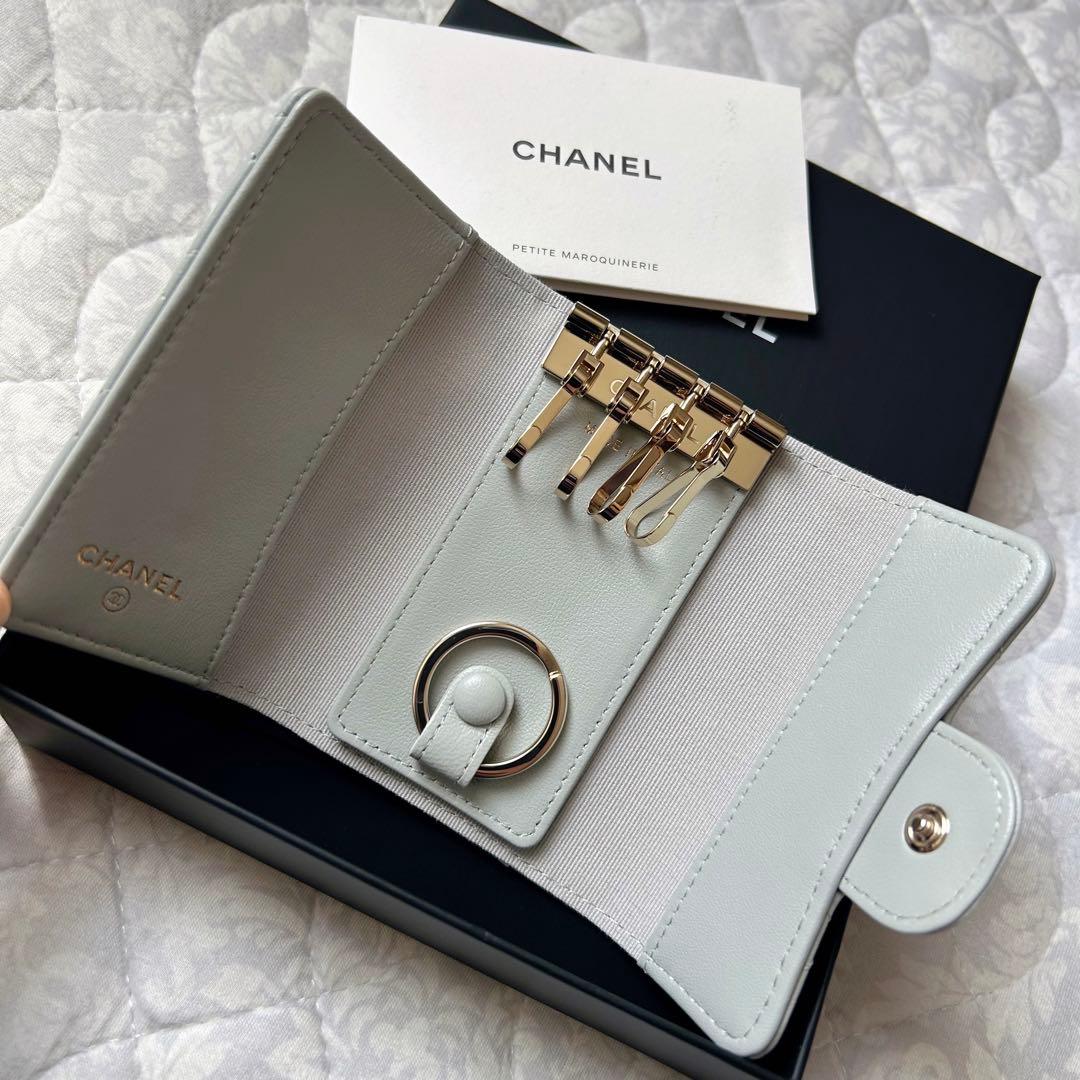 《極美品》 CHANEL マトラッセ キーケース ライトグレー