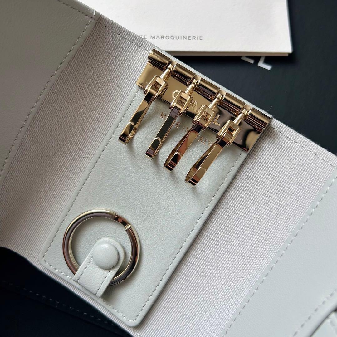 《極美品》 CHANEL マトラッセ キーケース ライトグレー