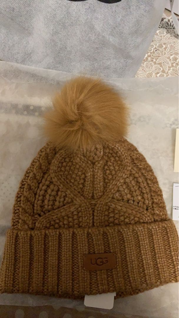 UGG ポンポン付きニット帽 キャメル色 O/S