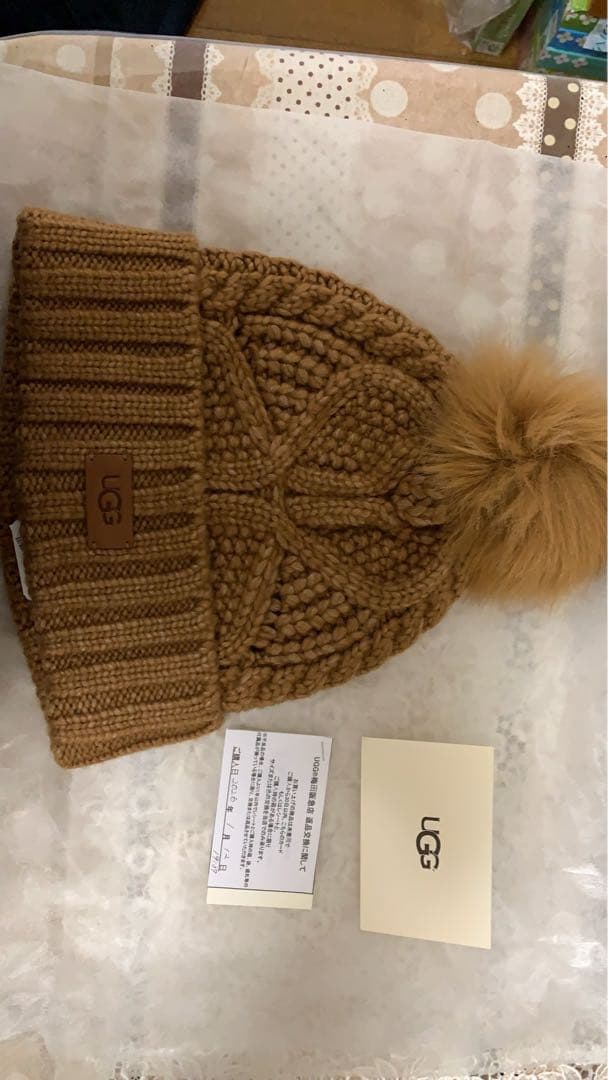 UGG ポンポン付きニット帽 キャメル色 O/S