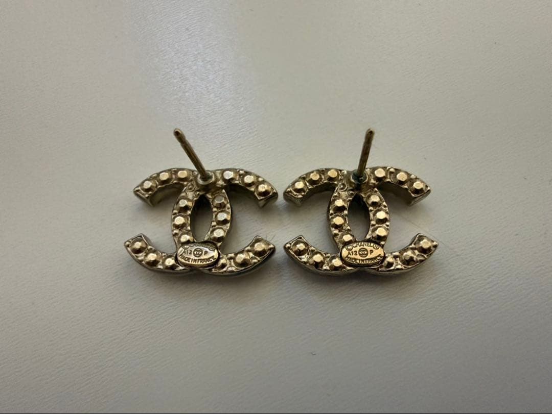 CHANEL CCロゴ パール風スタッドピアス