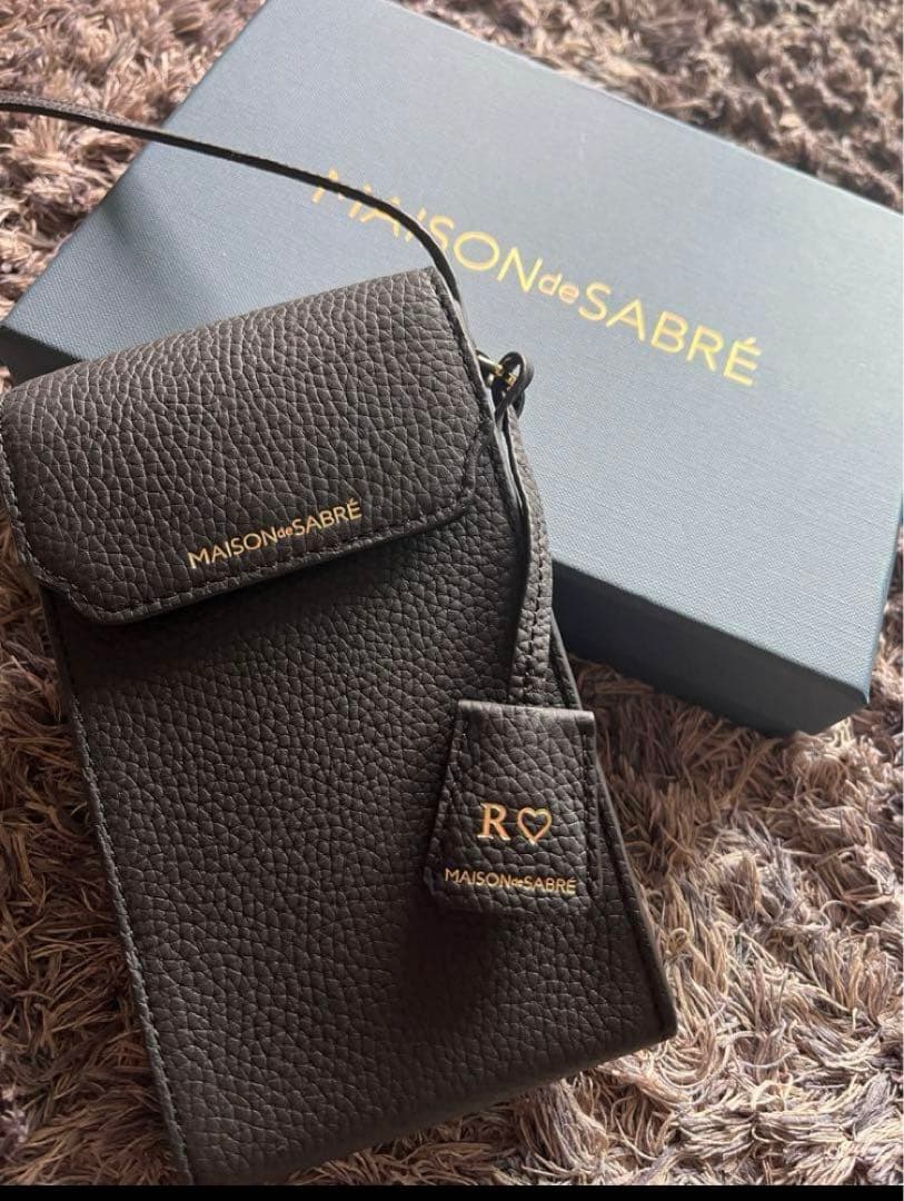 メゾンドサブレ　スマホケース