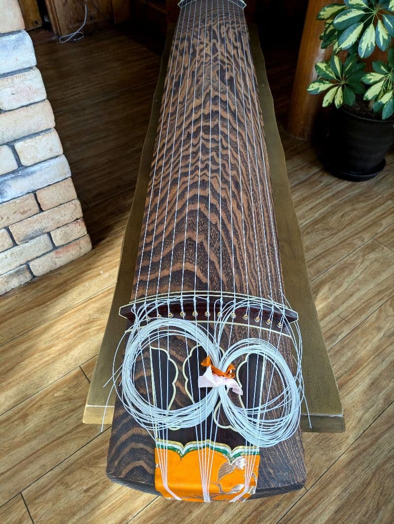 琴　和楽器　弦楽器 13弦　すだれ彫り　口絵　美木目 ケース付