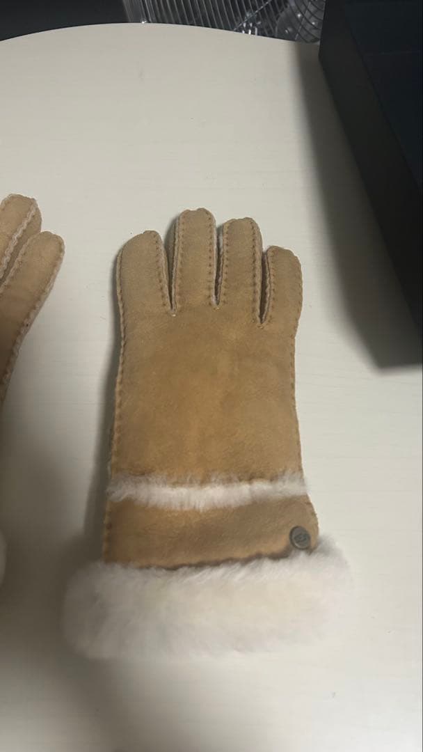ほぼ未使用「UGG 」17371BX-CHE-m 手袋 グローブ 茶色 スエード