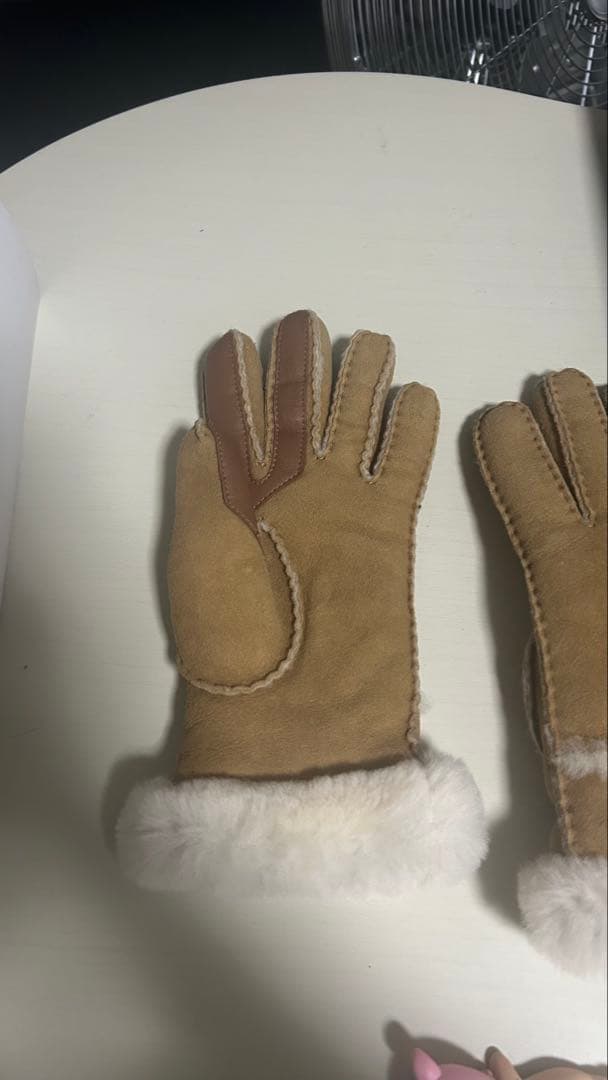 ほぼ未使用「UGG 」17371BX-CHE-m 手袋 グローブ 茶色 スエード