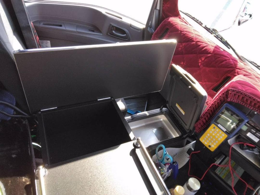 ギガ　ファイブスター専用コンソール　B type 冷蔵庫付取付可　LED