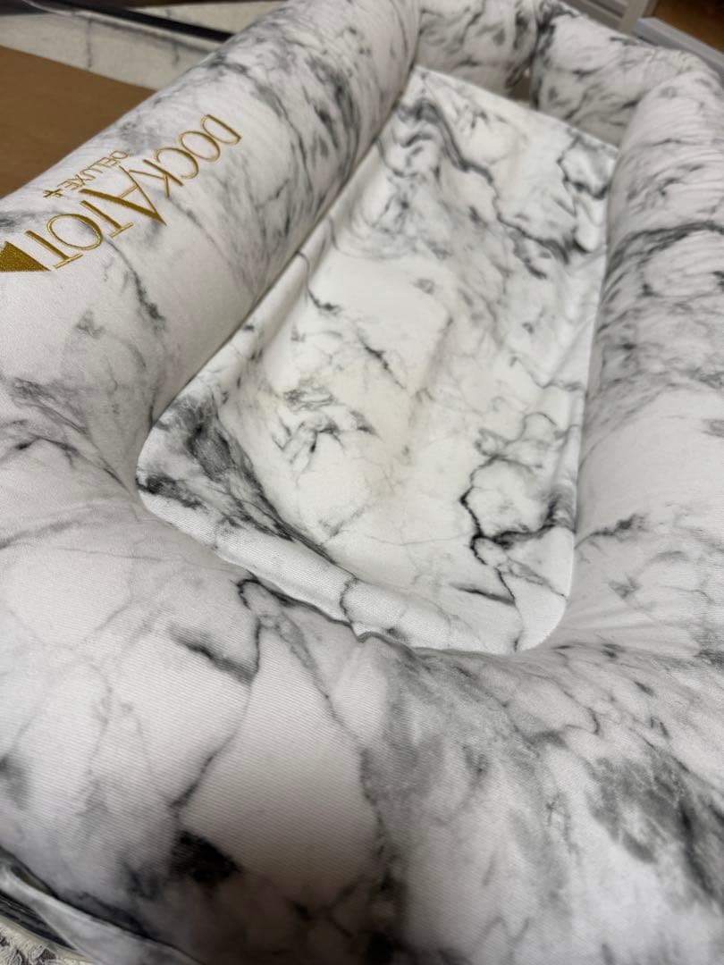 DockATot ベビー用ドッキングシート 大理石模様