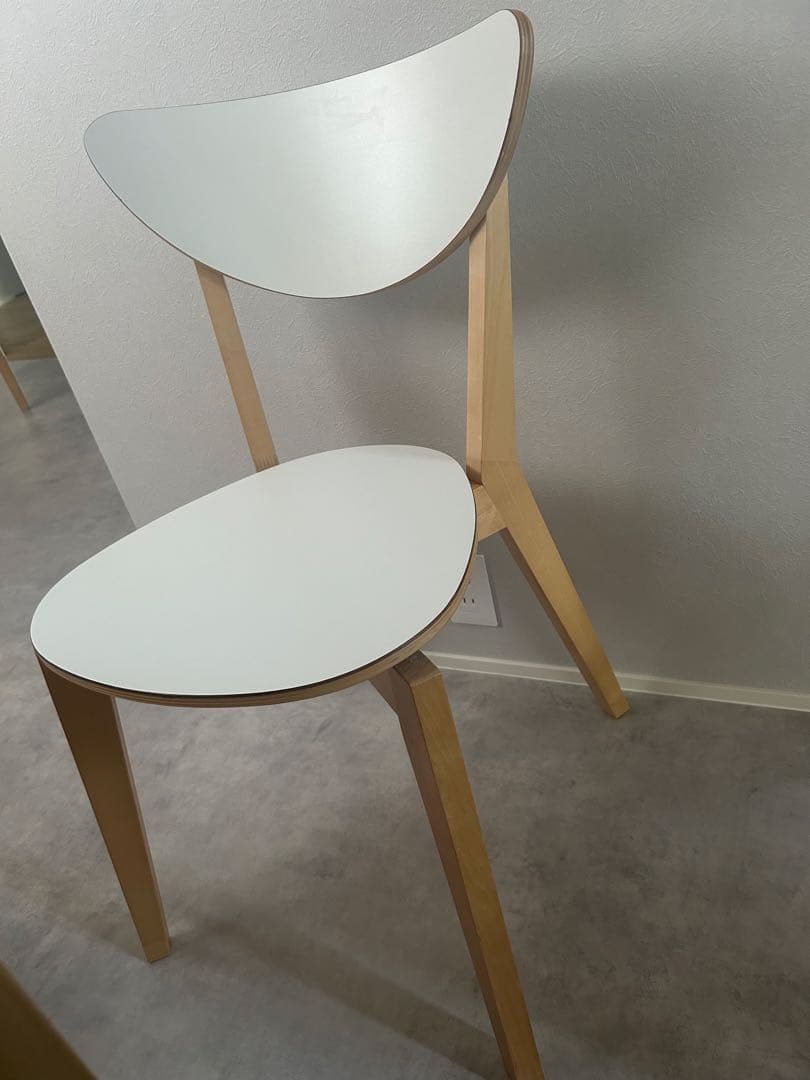 ホワイトダイニングチェア 2脚セット　NORDMYRA