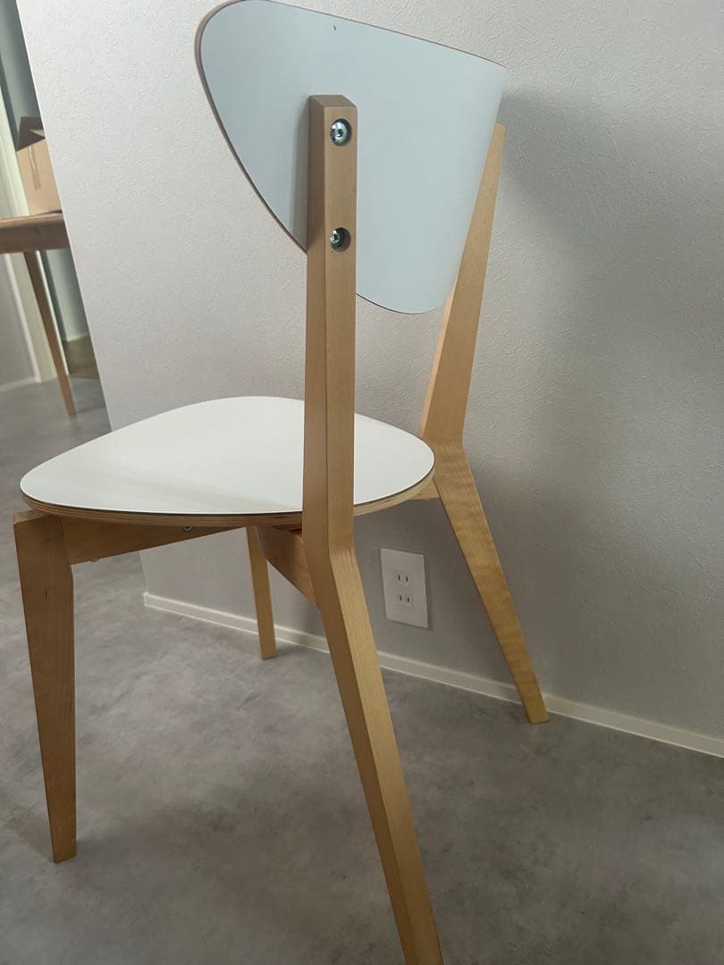 ホワイトダイニングチェア 2脚セット　NORDMYRA