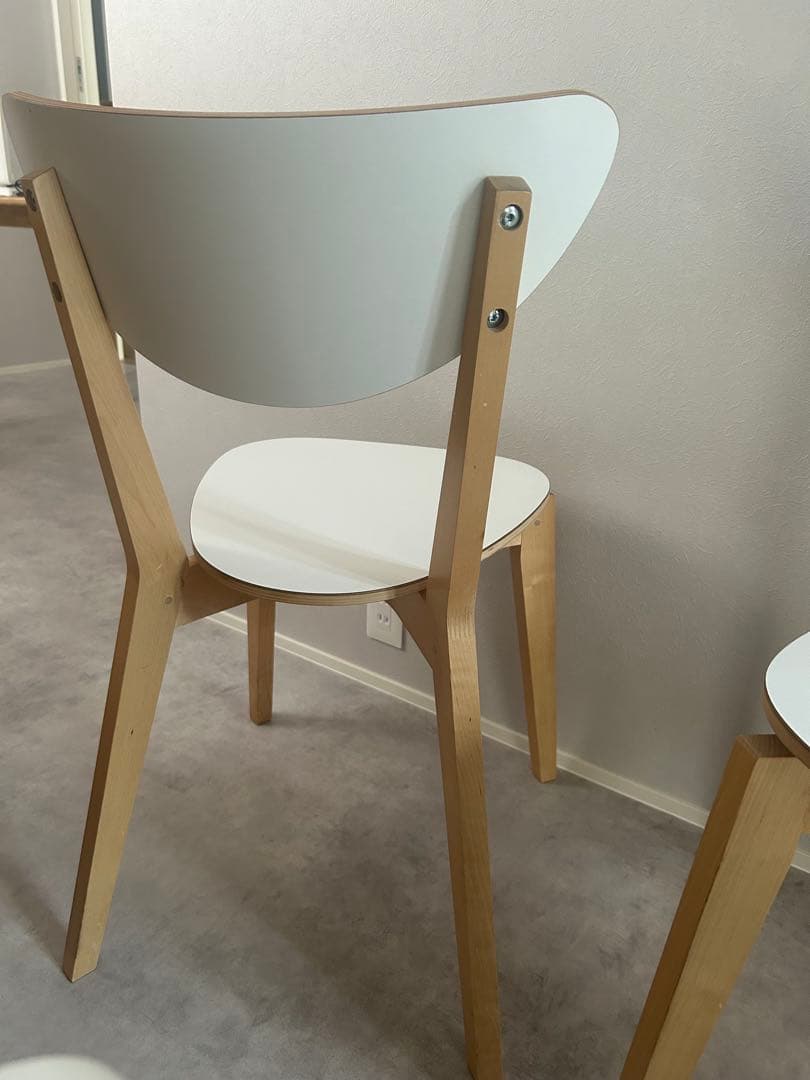 ホワイトダイニングチェア 2脚セット　NORDMYRA