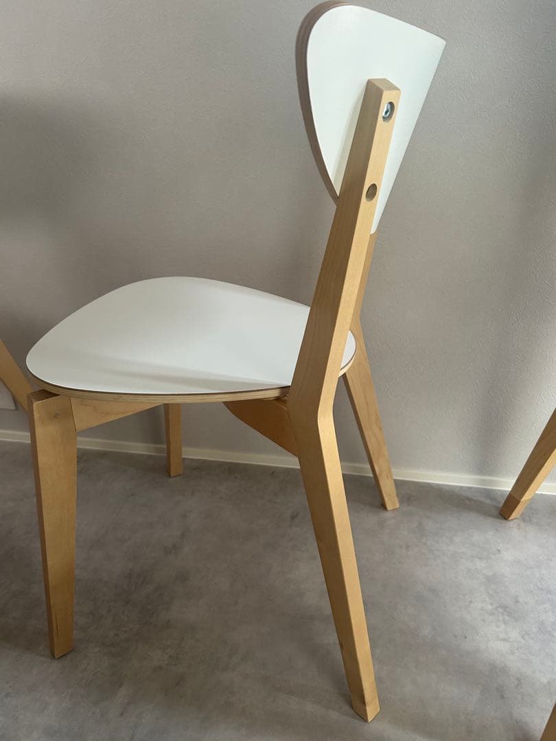 ホワイトダイニングチェア 2脚セット　NORDMYRA