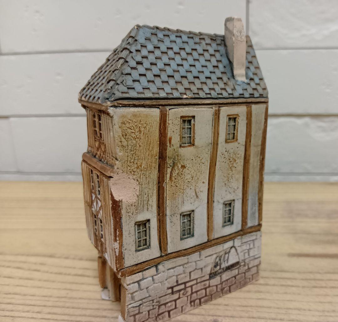 FROM JAPAN公式アカウント01 GAULT HOUSE