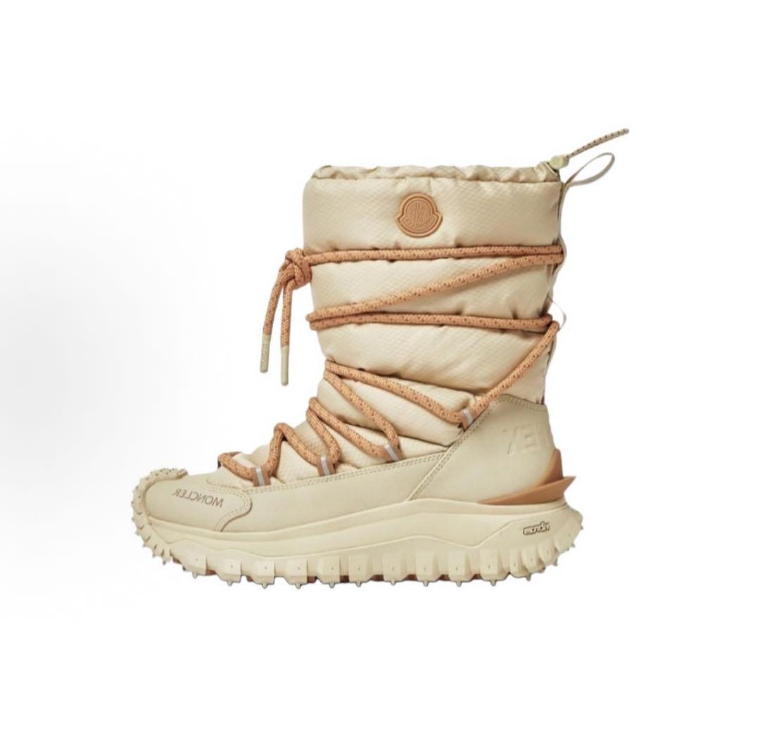MONCLER スノーブーツ クリーム色