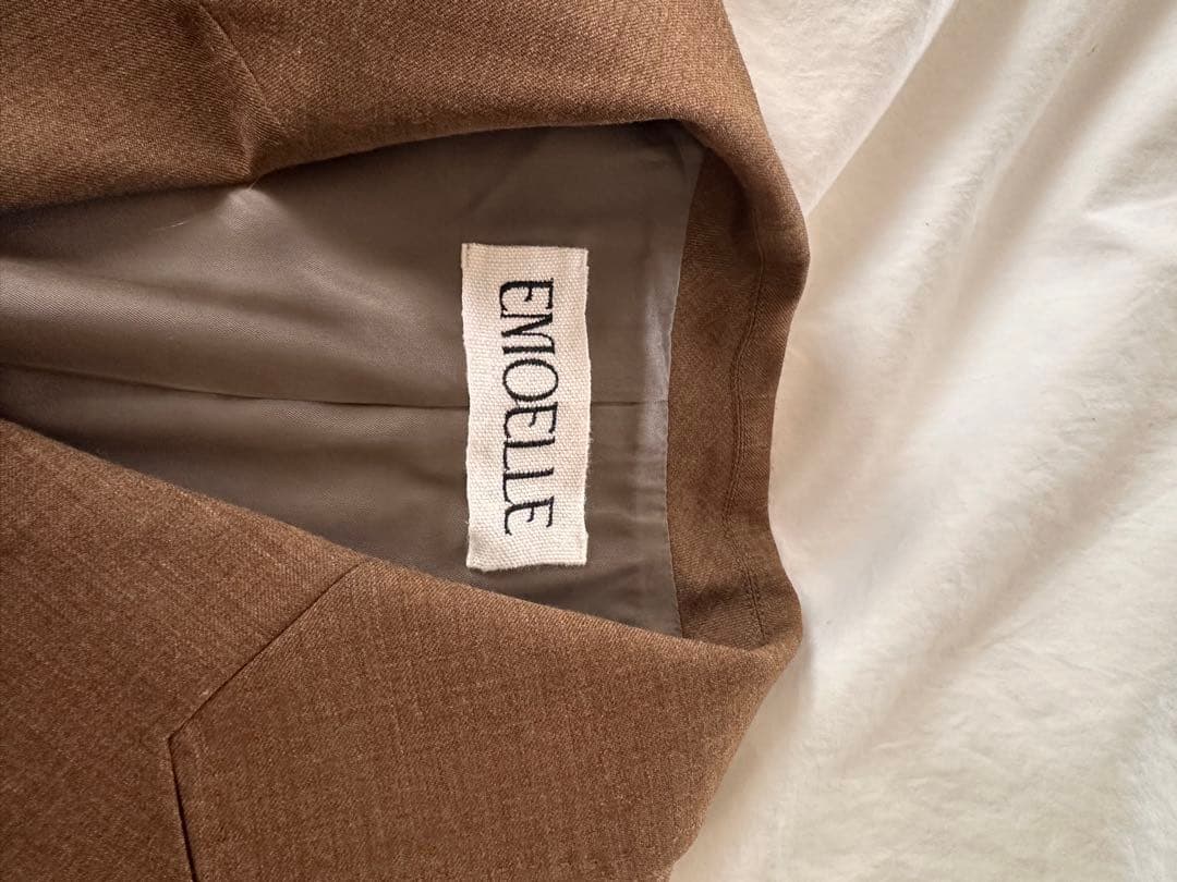 【EMOELLE】ベルテッドジャケットとスラックスパンツセットアップ