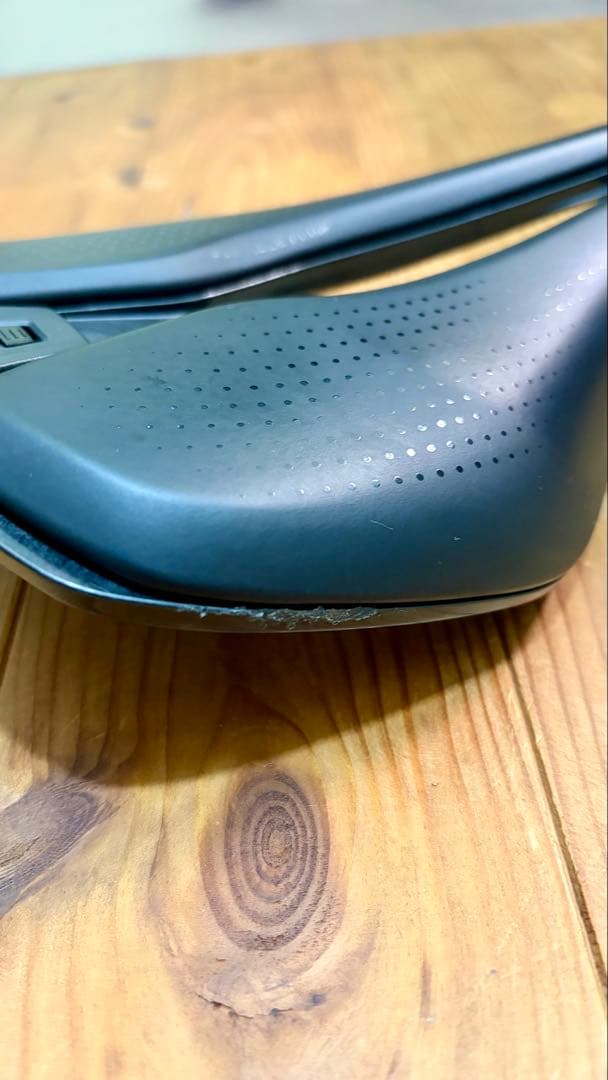 Giant FLEET SL リアライト サドルバッグ付属