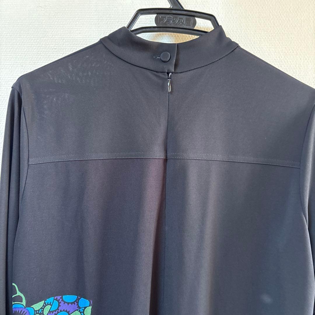 【未使用に近い】✨トクコプルミエヴォル✨黒地にダイナミックな柄の長袖チュニック❣️